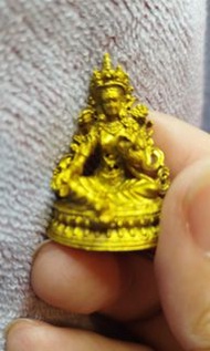 結緣上了金身開光加持綠度母小佛像擺件，高約3.3厘米左右，上了金身包漿老氣