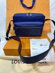 LOUIS VUITTION Outdoor郵差包 Taigarama(M30242) 鈷色(海軍藍色)