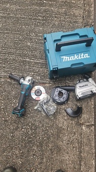 Makita 牧打 18V 125mm 無碳掃描角磨機 DGA508