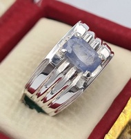 美麗的未加熱、未處理藍寶石戒指，頂級品質的錫蘭藍寶石。