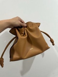 LOEWE Flamenco 小福袋 磁扣開合 斜孭袋 手袋