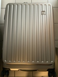 低於6折出售 ELLE TRAVEL 新款 2026 沙色 變輪箱系列 24吋 前開式 可擴充 行李箱 防爆 旅行箱
