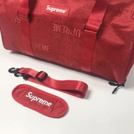 Supreme旅行袋 男女通用手提包 單肩斜挎行李袋 潮流運動健身包 Outlet原廠產品