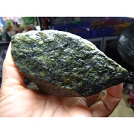Natural 〈 Large Magnetic Field 〉 Black Jade Raw Ore 4 Pieces 2360g → b147 Magnet Suction