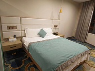 Sainan Hotel (Chenjiayu Rainbow Bridge Subway Station)