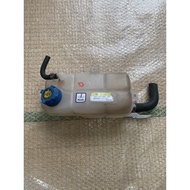 Alfa Romeo 147  radiator tank