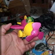 MAINAN PESAWAT AYAM KFC ACTION FIGURE