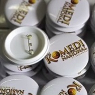 Ready-to-wear non-laminated pin 4.4 cm custom min 50 pcs, 44mm pin, custom pin