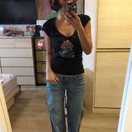 Naturally JOJO Jeans 百搭顯瘦小性感V領上衣