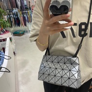 New ของแท้ 💯กระเป๋า Janpa CARTON BAG ของแท้ จาก  issey Miyake กระเป๋าคาดอก/กระเป๋าสะพายข้าง