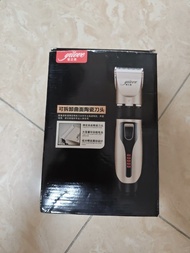 Yilove 愛之美 電動理髮器 陶瓷刀頭