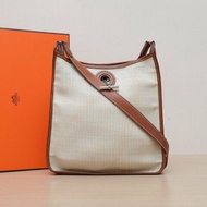 HERMES 37金棕色馬鞍皮框C銀扣中古Vespa肩背包