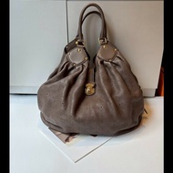 LV 巧克力色雷射洞洞字花皮革托特包 XL