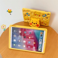 Cover For iPad 10 2022 10.9 iPad 10.2 7th 8th 9th iPad 9.7 iPad 5 6 air 1 2 3 4 5 iPad mini 1 2 3 4 5 6 Soft silicone Telescopic bracket Winnie bear protective cover