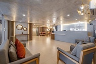 iHotel Uptown BGC 