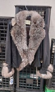 已賣出。 大駱子毛領羊皮騎士外套 2023/11新貨