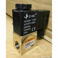 SOLENOID VALVE 2/ 2V025-08 220vac EMC