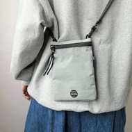 The FOG 反光斜挎包單肩包 日系迷你小包便攜超薄手機小方包 灰色