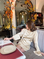 Dressfriends.bybf Tia Set ชุดเซตผ้าซาติน คอถ่วง พันคอ หรูหรา กระโปรงเอวสูงสอบสั้น