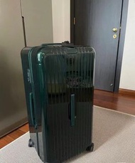 rimowa essential trunk plus size 33"