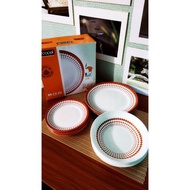 Arcopal dinner plates set.