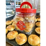老字号豆沙饼(咸) tau sha piah (salty green bean biscuit)超好吃豆沙饼！必吃！长罐装 手作豆沙饼，纯绿豆内陷
