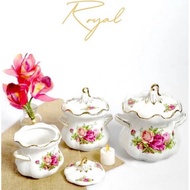 Capodimonte jar contains 3 roses