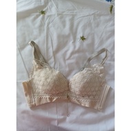 Si bra size 75/80 A with cream floral lace and rubber back