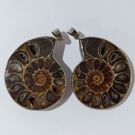Ammonite pendant couple 1 Set Gets 2 Pieces From The Same One Shell Million-Year Carry It With You.