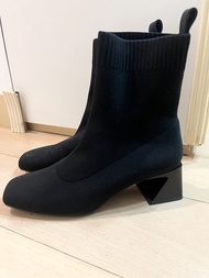 Vivaia Boots Black