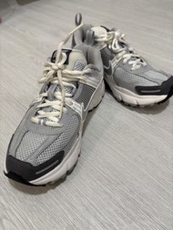 Nike Nike Zoom Vomero 5
