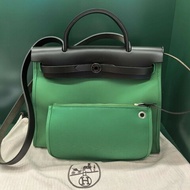 HERMES Herbag zip 31銀扣竹子綠拼黑皮
