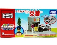 全新有包裝紙盒行貨Tomy Tomica Town – Police警察局場景停車場
