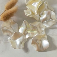 CURLY IVORY LEAF Beads