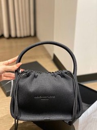🔥清庫存｜超低價走貨 🔥Clear Stock | Super Low Price Sale | 爆款百搭輕盈零負擔 Alexander Wang Ryan 羅紋針織抽繩兩用包|