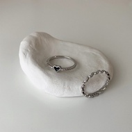 OR🧸 2 PCS/set Cincin Zirkon Hitam Cincin Wanita Fashion Gaya Baru Harga Promosi Mewah Ringan Jari Te