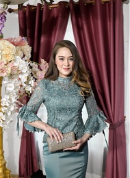 GBK ชุดออกงาน เสื้อลูกไม้ใยบวบ กระโปรงวาเลนติโน่ มี2สี รหัส 1018