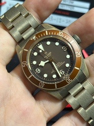 ✅特別材質 磨砂青銅錶殼 -非常有味道😍🟫帝舵Tudor M79012M-0001 Black Bay 58 Bronze✅ 79012 39毫米鉚釘青銅錶帶 ✅Full set 行貨✅雙錶帶✅實體交