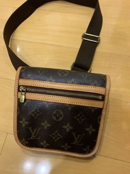 LV 腰包。 可斜禙