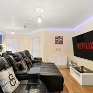 โรงแรม Lt Properties Unique Bungalow style Spacious one bedroom Apartment in Luton Town centre super