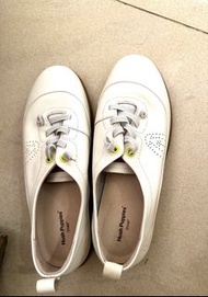 Hush Puppies 白色休閒鞋