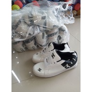 DC shoes**