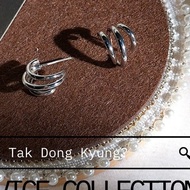 Tak Dong Kyung Doom Earrings at Your Service Seo in Guk Korean Fashion drakor merchandise park bo yo