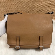 Loewe 羅意威 焦糖色郵差包 底長30cm