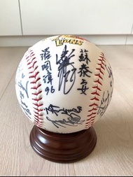 統一獅全隊簽名大球附底座紙盒收藏棒球紀念棒球（具收藏價值