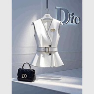 Người phụ nữ áo vest com-lê chuyên nghiệp Trắng