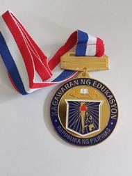 SET OF 300 PIECES  MEDALS KAGAWARAN 5CMS GOLD