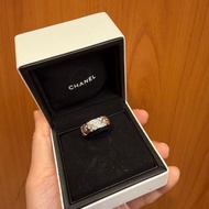 Chanel 750白K金菱格紋點鑽Coco crush戒指