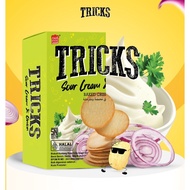 Tricks Baked Potato Crisp Sour Cream Flavor Onio Contents 4 sachets