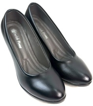 Chinatown Leather รองเท้าหนังคัทชูว์ผู้หญิง ส้นสูง สีดำ